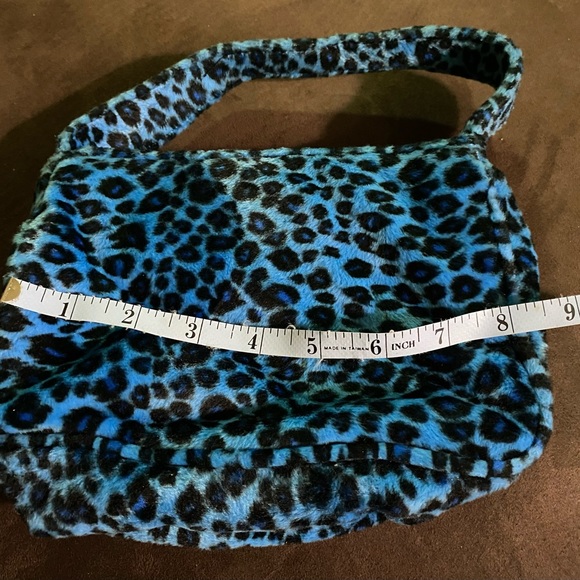 Handbag - Picture 3 of 4